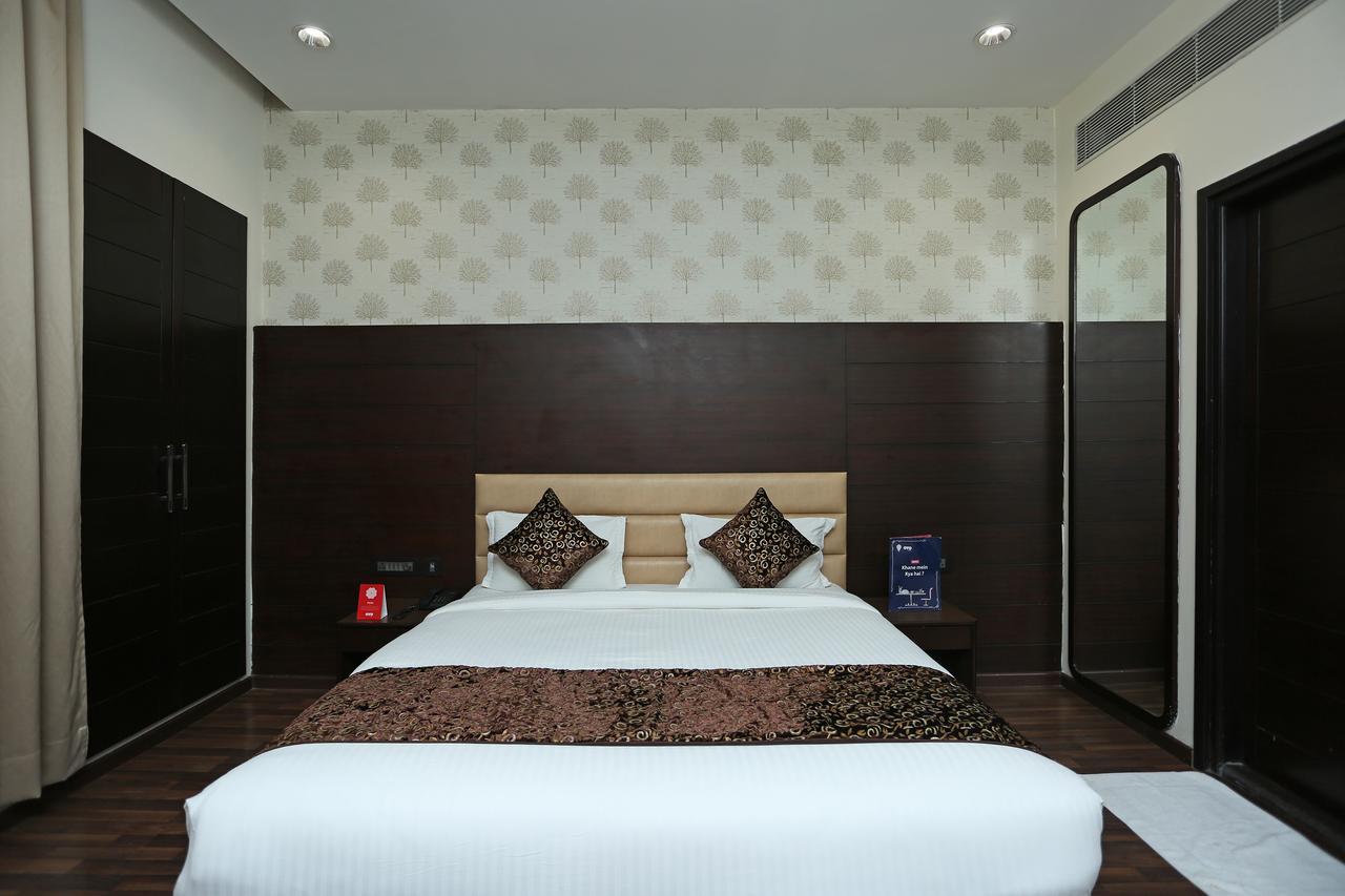 Oyo Townhouse 012 Kaushambi Metro Ghaziabad Hotel Exterior photo
